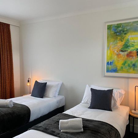 The Astor Hotel Motel Гоулберн Екстериор снимка