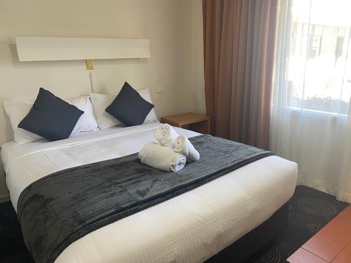 The Astor Hotel Motel Гоулберн Екстериор снимка