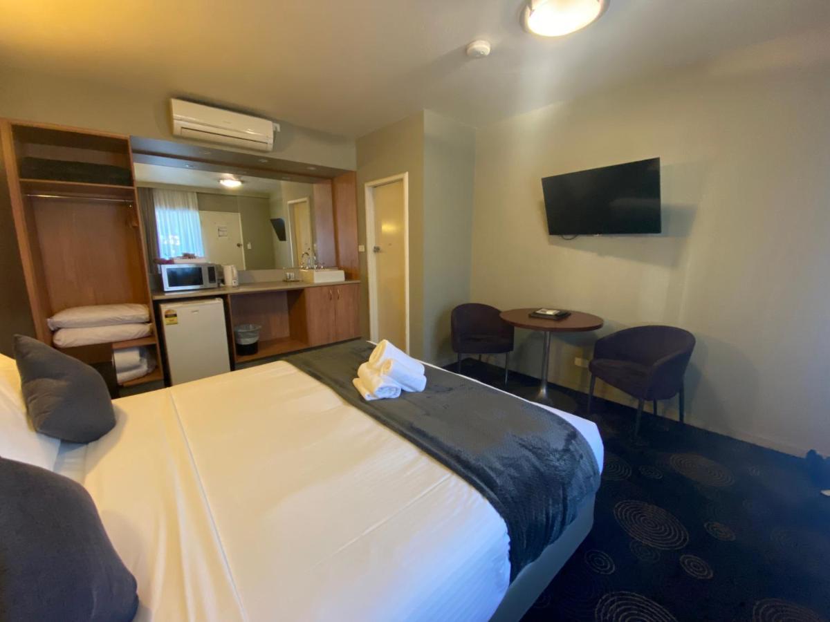 The Astor Hotel Motel Гоулберн Екстериор снимка