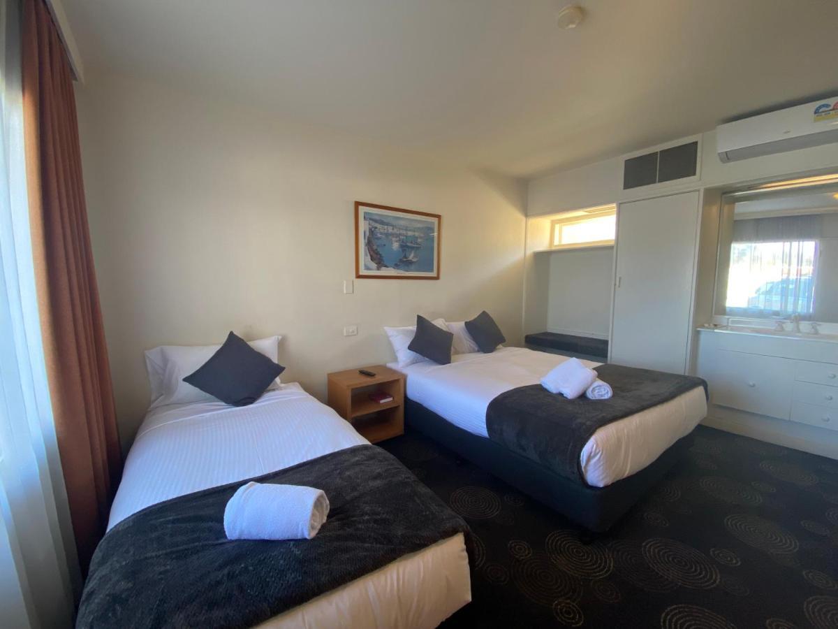The Astor Hotel Motel Гоулберн Екстериор снимка