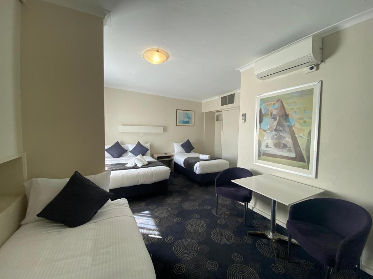 The Astor Hotel Motel Гоулберн Екстериор снимка