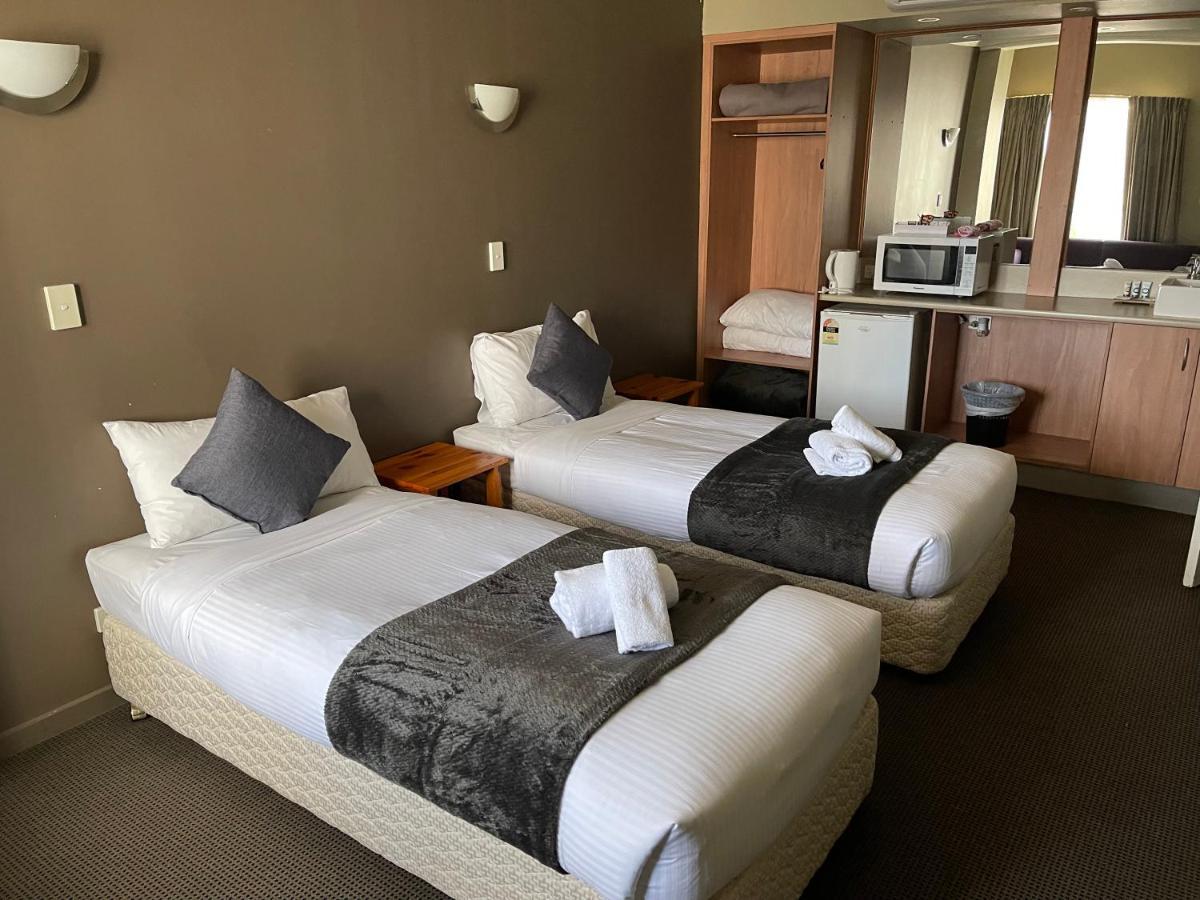 The Astor Hotel Motel Гоулберн Екстериор снимка