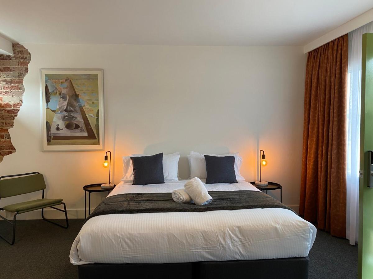 The Astor Hotel Motel Гоулберн Екстериор снимка