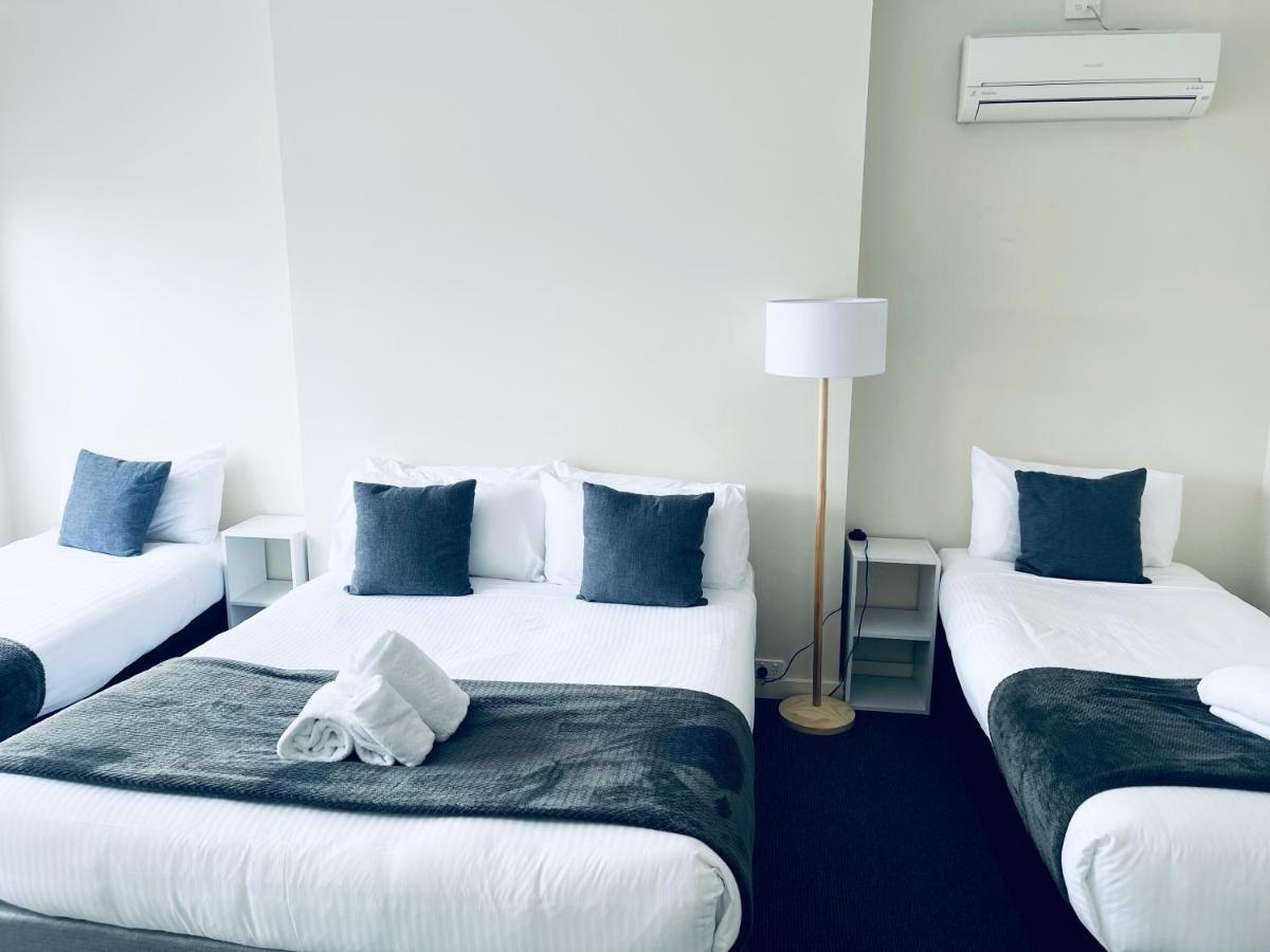 The Astor Hotel Motel Гоулберн Екстериор снимка