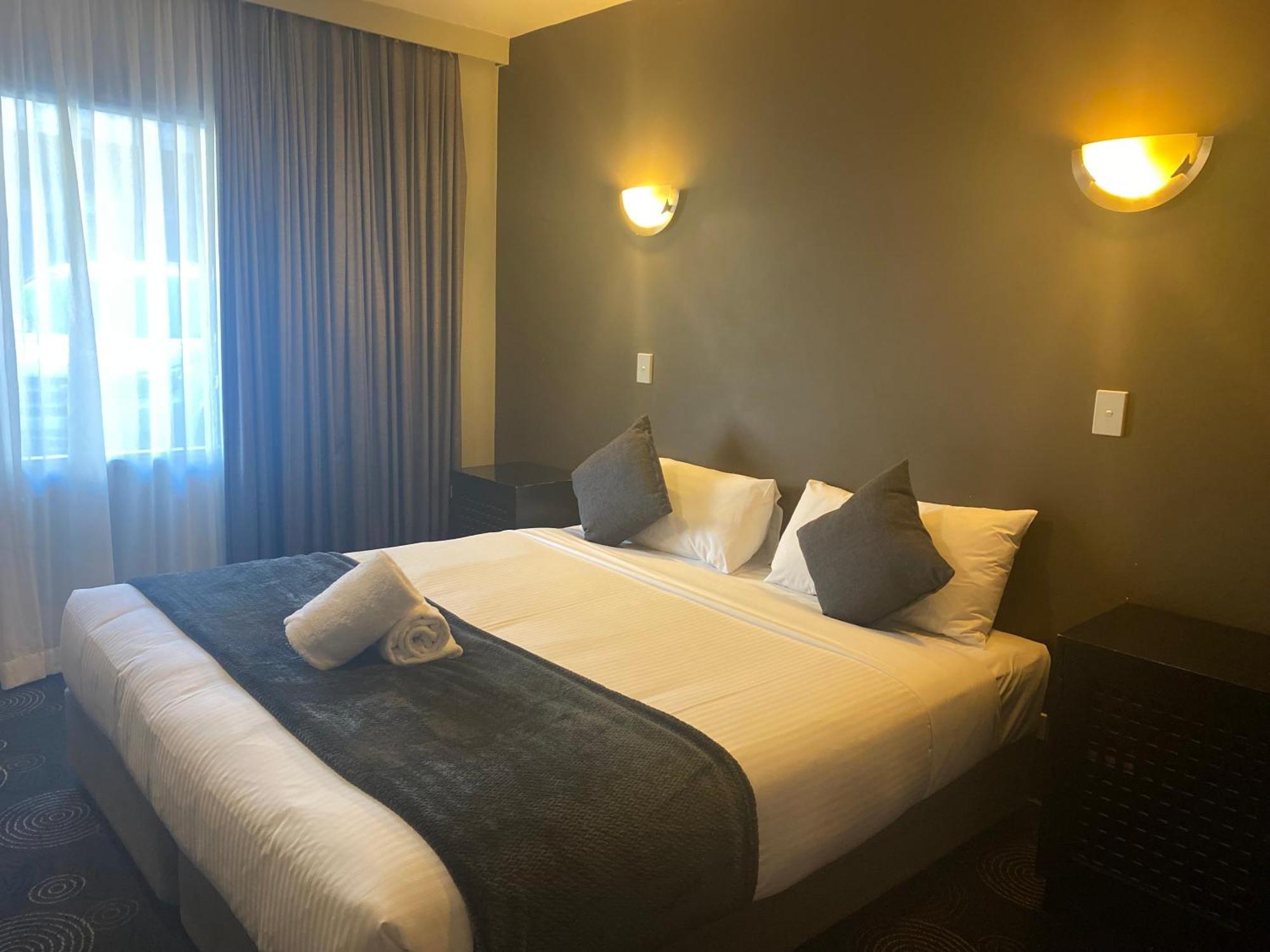 The Astor Hotel Motel Гоулберн Стая снимка